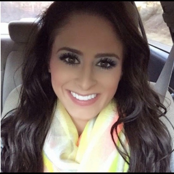 Meet your Posher, Ericka - Picture 6 of 7